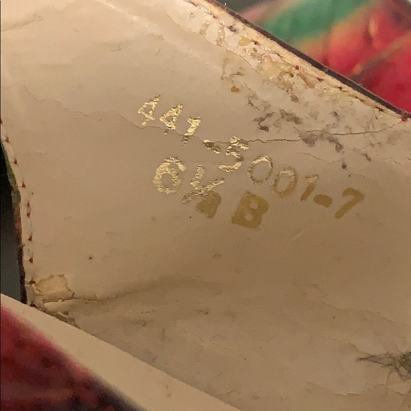 Snakeskin shoes. Rainbow coloured size 6.5 - Picture 4 of 8